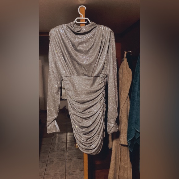 ✨House of CB Irena Dress - Picture 3 of 6